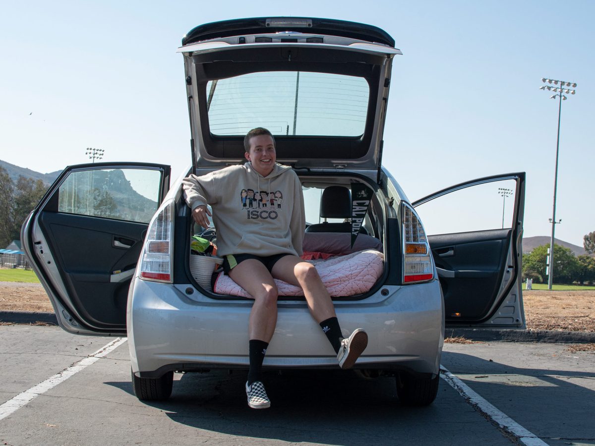 Enrolled and unhoused: Students struggle to find housing weeks into fall quarter